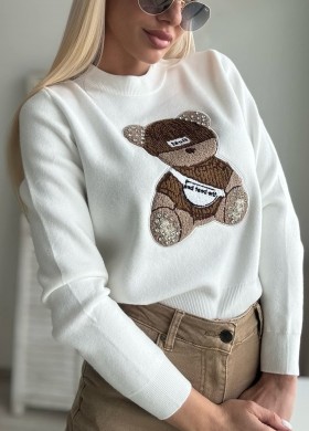Бял пуловер с Мече