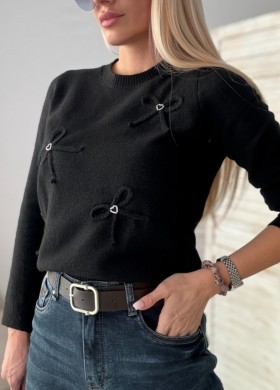 Черен пуловер с панделки и камъни