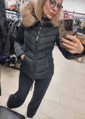 Яке вталено черно