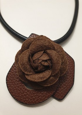 Колие BROWN ROSE