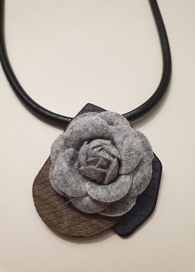 Колие GRAY ROSE