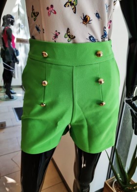 Къси панталони зелени