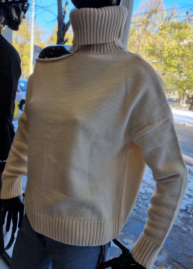 Пуловер с едно рамо 